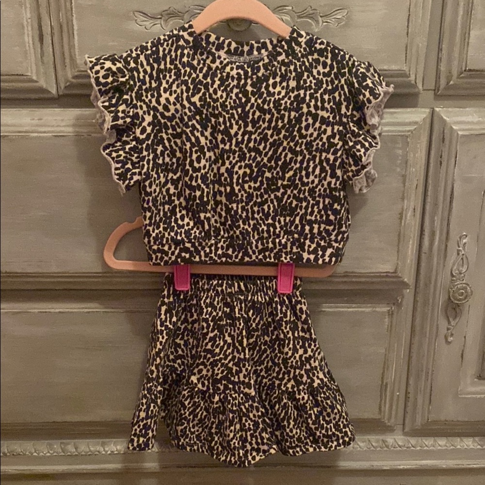 OLD NAVY // Toddler Leopard Print Ruffle Sleeve Top and Skirt Set